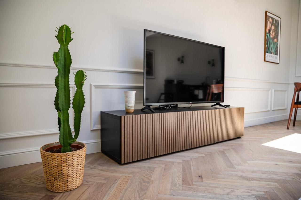 Krolewska Deluxe Comfy Apartment Краков Экстерьер фото